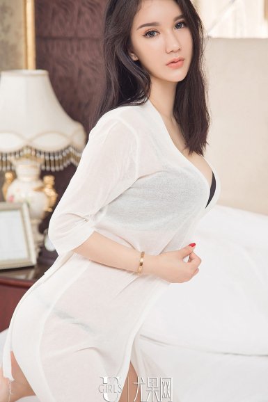 半岛体育|张碧晨：流量音乐时代的她，御风而行